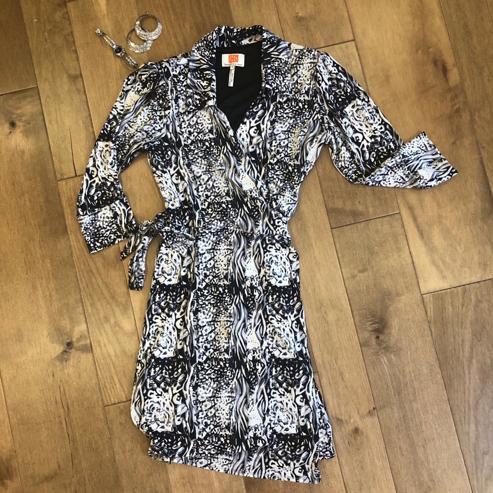 Laundry by Design Wrap Dress.  Size 8.